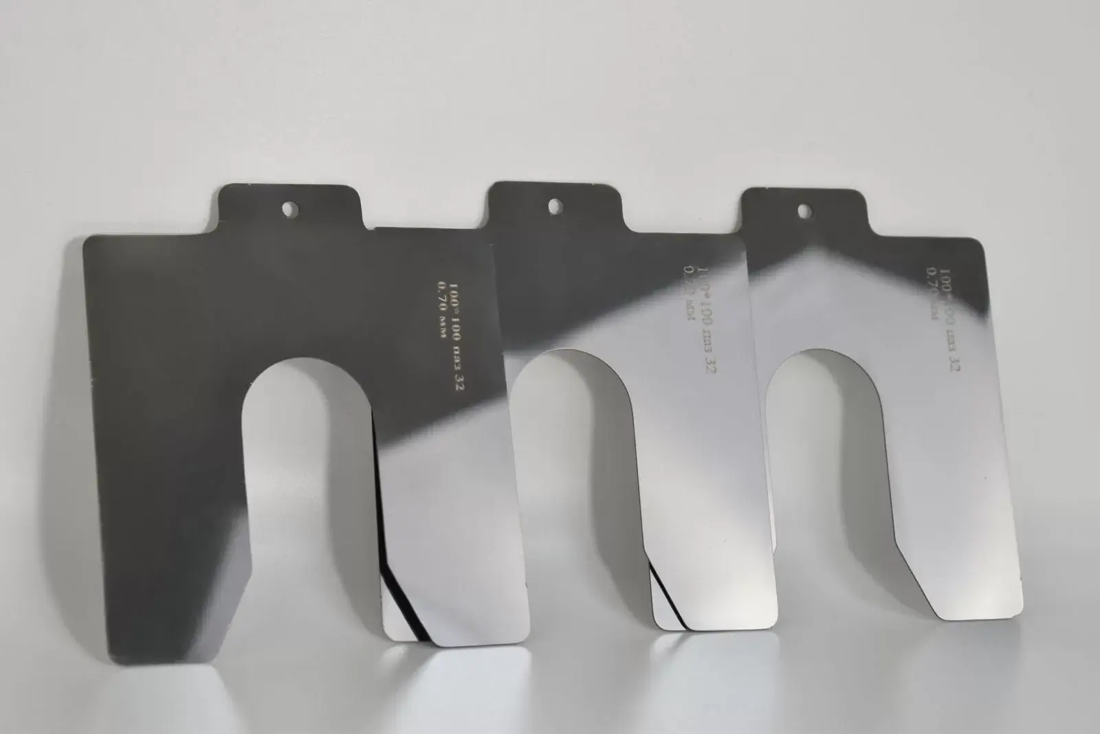 Пластины центровочные 0,10 мм, 75х75 Паз 21мм 10шт